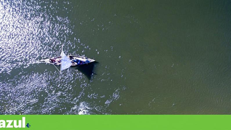 Passeio num barco tradicional do rio Lima