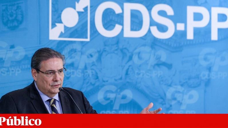 O ministro dos Assuntos Parlamentares, Carlos Abreu Amorim, intervém na abertura das jornadas parlamentares do CDS