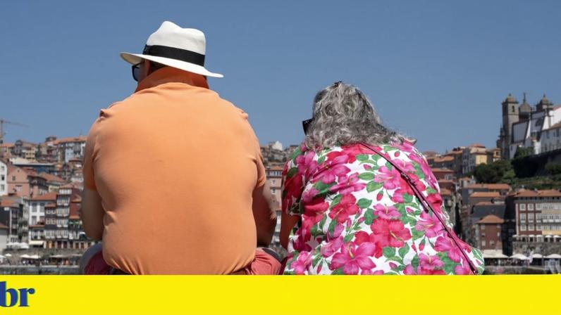 Aposentados e pensionistas do INSS que moram em Portugal receberão 13º salário antecipadamente em abril e maio