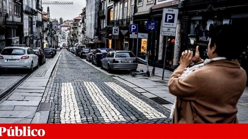 A rua tem sofrido com as obras do metro, com muitas lojas encerradas