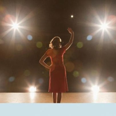 Dia Mundial do Teatro 2026: celebração e mensagem de Willem Dafoe