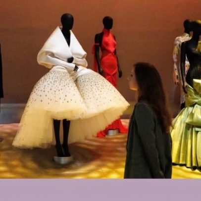 Em Londres, nova exposição de Schiaparelli questiona moda como arte