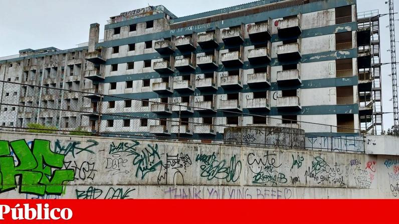 O Hotel Golfinho não passa de um esqueleto mas foram vendidos apartamentos
