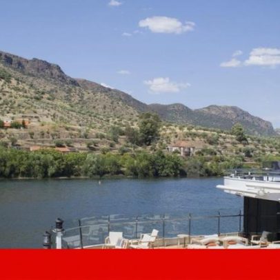 Rombo no casco de navio-hotel no Douro leva à retirada de passageiros e tripulantes