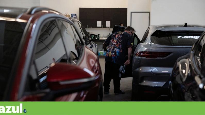 A concessionária Ever, em São Francisco (EUA), está a registar um aumento na procura de veículos eléctricos usados ??devido à subida dos preços dos combustíveis