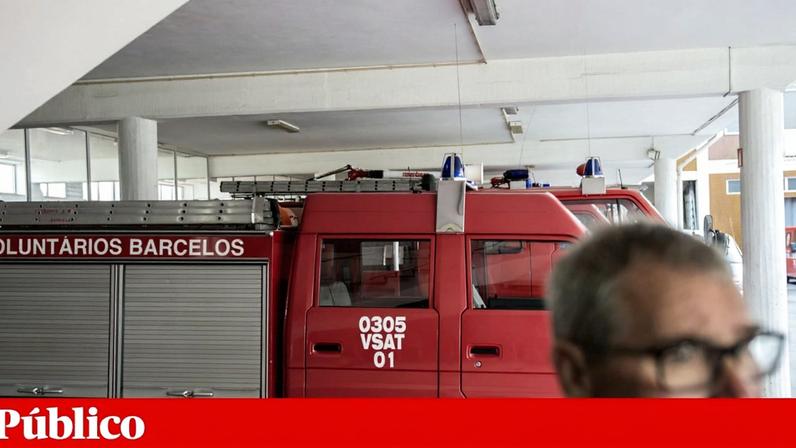 Os bombeiros de Barcelos foram ao local e avaliaram o bebé, tendo-o transportado ao hospital, acompanhado da mãe
