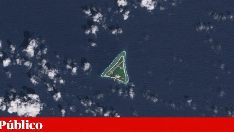Imagem de satélite da ilha japonesa de Minamitorishima, no oceano Pacífico
