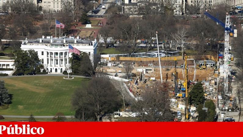 Vista das obras de construção do novo salão de baile da Casa Branca em Janeiro
