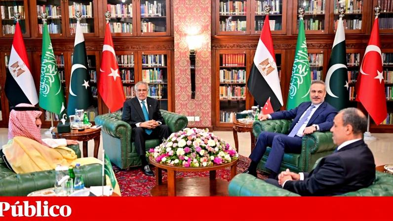 Ministros do Paquistão, Turquia, Egipto e Arábia Saudita reuniram-se este domingo