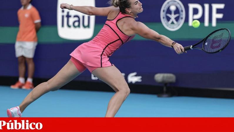 Aryna Sabalenka na final do torneio de Miami com Coco Gauff, na Florida