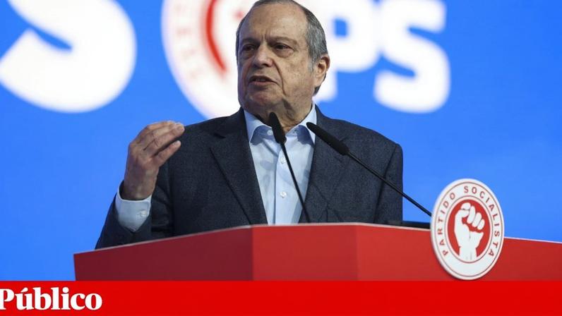 Carlos César foi reeleito presidente do PS no congresso do passado fim-de-semana