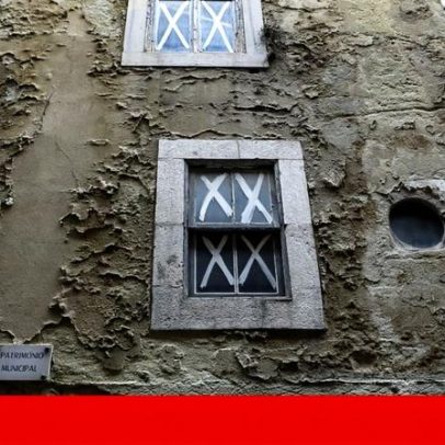 Teto de prédio devoluto desabou junto à Avenida Almirante Reis, Lisboa