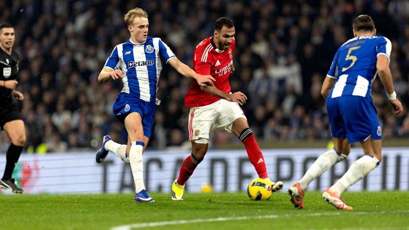 Pavlidis e Bednarek vão ter novo duelo