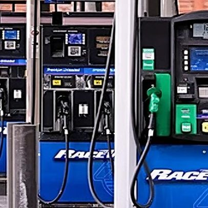 Petróleo mantém trajetória estável no mercado mundial