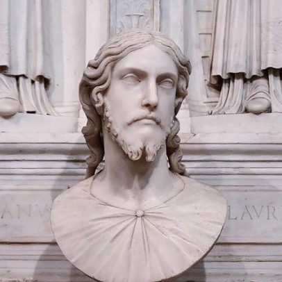 Busto de Cristo na basílica de Roma atribuído a Miguel Ângelo
