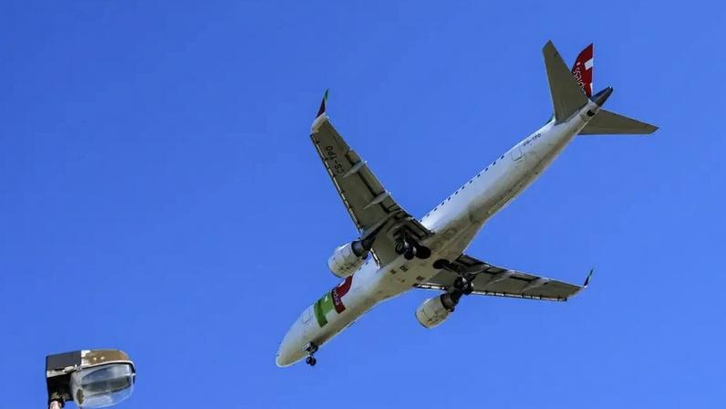 Estas ocorrências com cheiros intensos ou desagradáveis a bordo pode dever-se a odores no sistema de ventilação