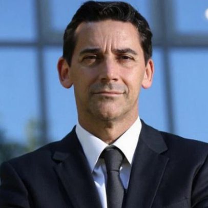 Cinto e suspensórios ganham destaque na moda atual