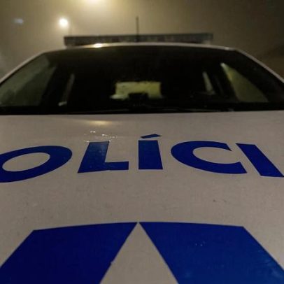 Polícia atropelada por motorista embriagado ao volante de Aston Martin