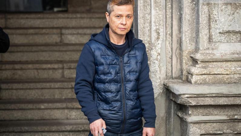 Um dos arguidos que se manteve em silêncio, à saída do tribunal