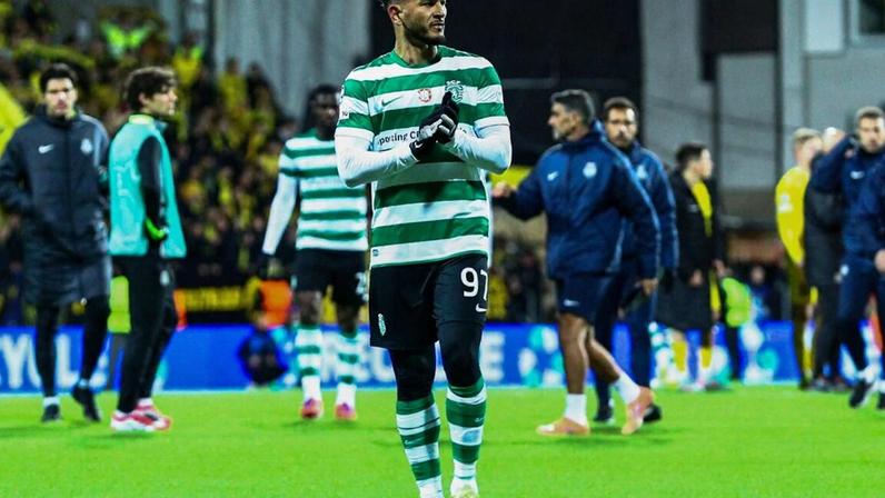 Luis Suárez e o desalento dos sportinguistas após o desaire, que valeu críticas dos adeptos