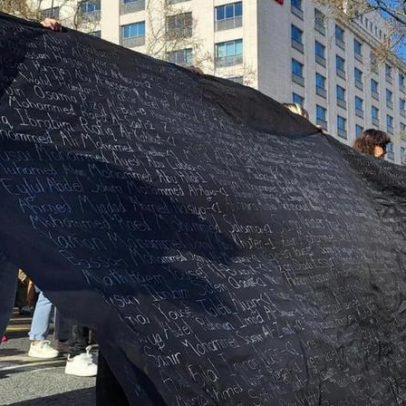 Milhares saem às ruas por igualdade e direitos das mulheres