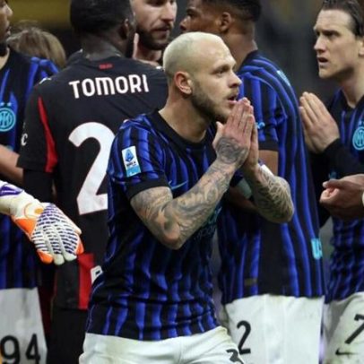 AC Milan bate o líder Inter e reduz para sete pontos