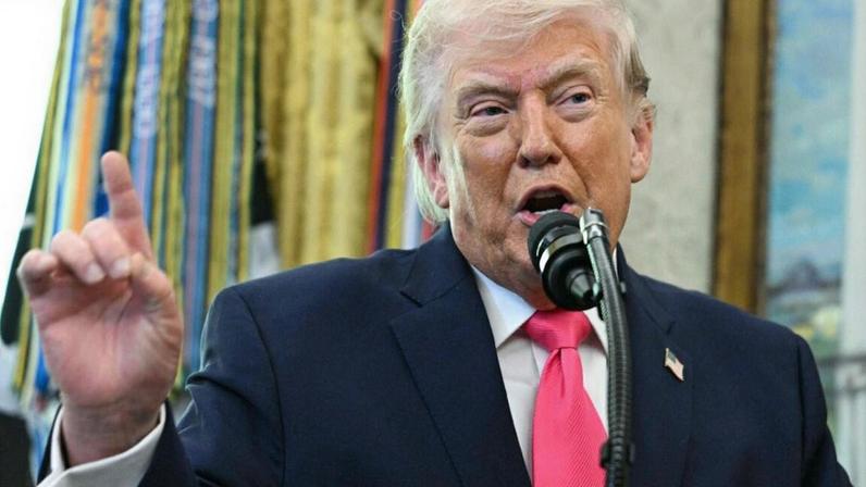 Donald Trump reitera que decorrem negociações com o Irão