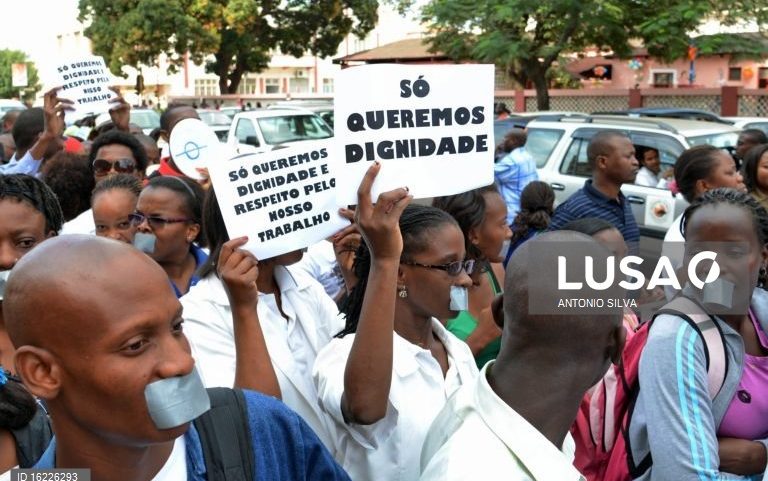 Profissionais de saúde moçambicanos em greve acusam Governo de incumprimento de acordos