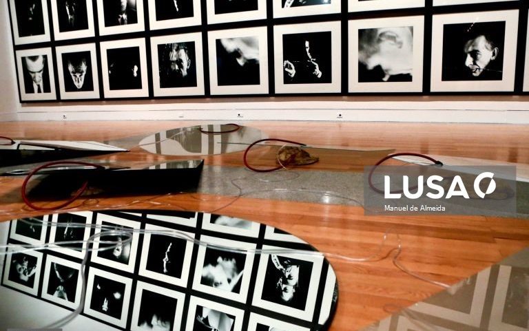 Retrospetiva da obra de Jorge Molder exposta no Centro das Artes José de Guimarães