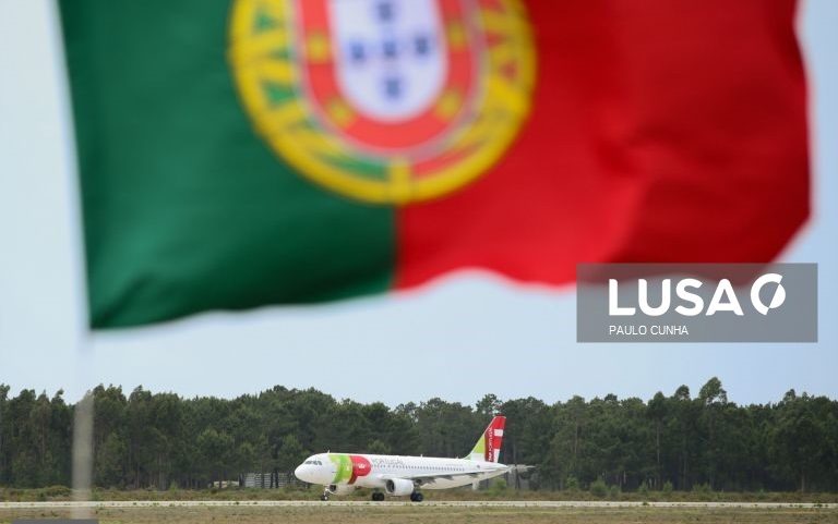 Lufthansa quer avançar com proposta pela TAP e admite criar escola de pilotos em Portugal