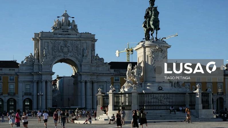 Taxa de poupança das famílias recua para 12,1% em 2025 - INE