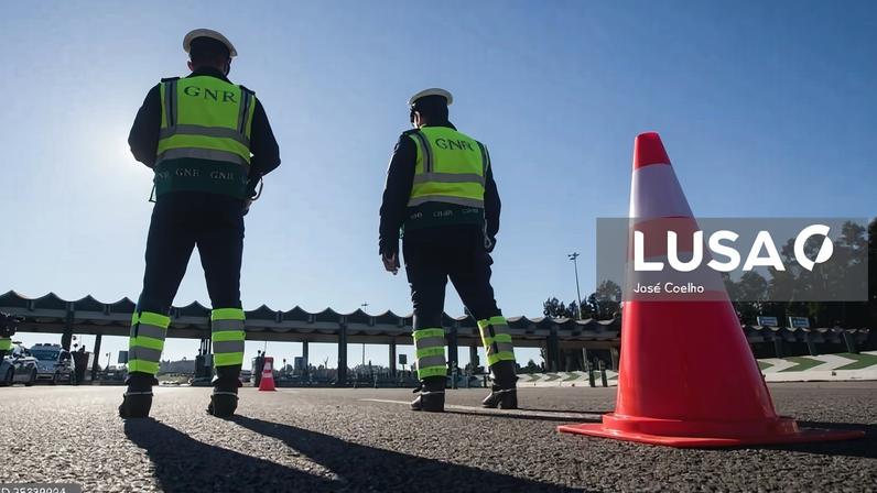 A1 cortada no sentido norte-sul em Vila Nova de Gaia devido a incêndio em camião