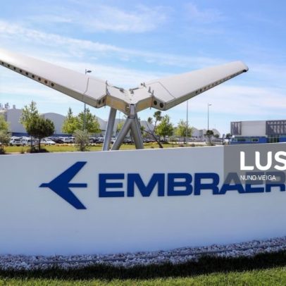 Embraer alcança receitas recordes em 2025, lucros caem 47,9%