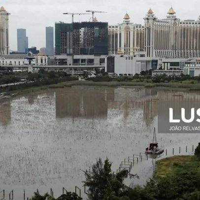 Macau deve manter-se aberto ao talento estrangeiro, diz MNE chinês
