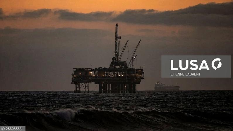 Barril de Brent antige máximo desde abril de 2024 e ultrapassa 90 dólares