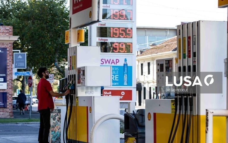 Austrália relaxa padrões de qualidade da gasolina para reforçar abastecimento
