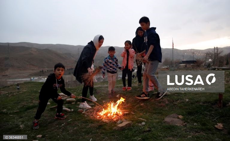 Teerão reduz idade mínima para integrar milícia Bassidj para 12 anos