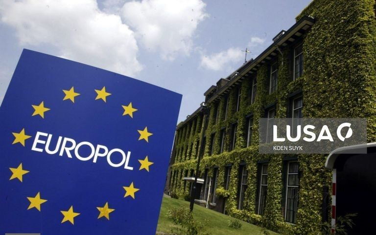 Europol desmantela rede de tráfico de droga e lavagem de dinheiro da Escócia