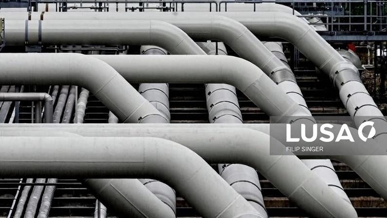 Rússia prolonga por três meses fornecimento de gás à Sérvia e a metade do preço