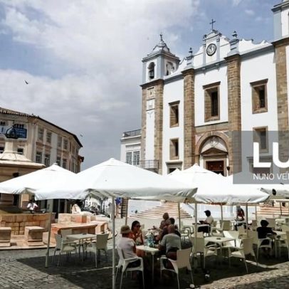 Évora_27 procura 18 artistas-mediadores para projeto educativo 'A Nossa Voz'