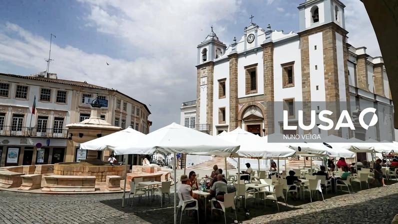 Évora_27 procura 18 artistas-mediadores que trabalhem com alunos em projeto A Nossa Voz