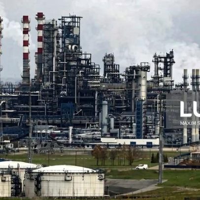 Governo dos EUA autoriza venda temporária de petróleo russo