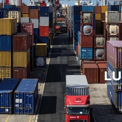 Exportações caem 14% em janeiro, importações sobem 2,5%