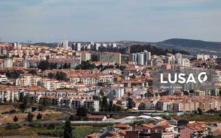 Taxa Euribor desce a três meses e sobe a seis e a 12 meses