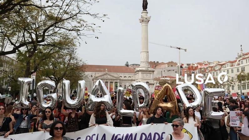 Mulheres protestam em várias cidades por igualdade e salários justos