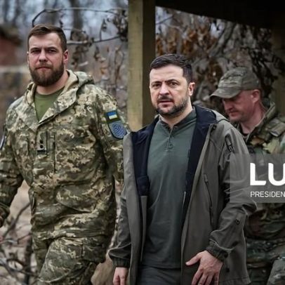 Zelensky visita região de Donetsk perto da frente de batalha