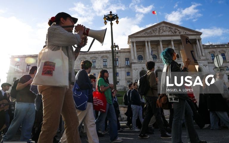 Milhares de estudantes são esperados hoje em Lisboa para manifestação nacional