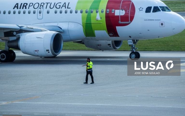 IAG reitera que tem até início de abril para decidir sobre oferta no processo de privatização da TAP