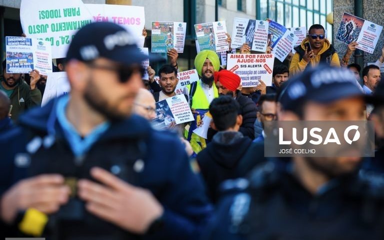 Cerca de 23.000 imigrantes notificados para abandonar o país em 2025