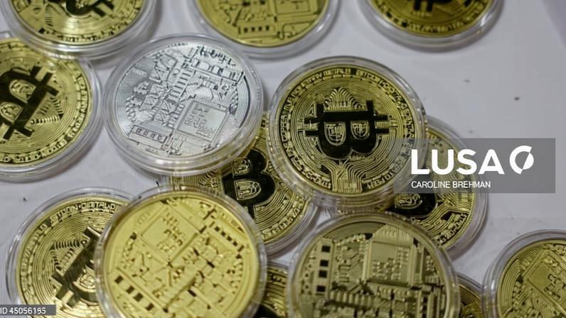 Bitcoin sobe 5% e recupera níveis de janeiro nos 71.000 dólares